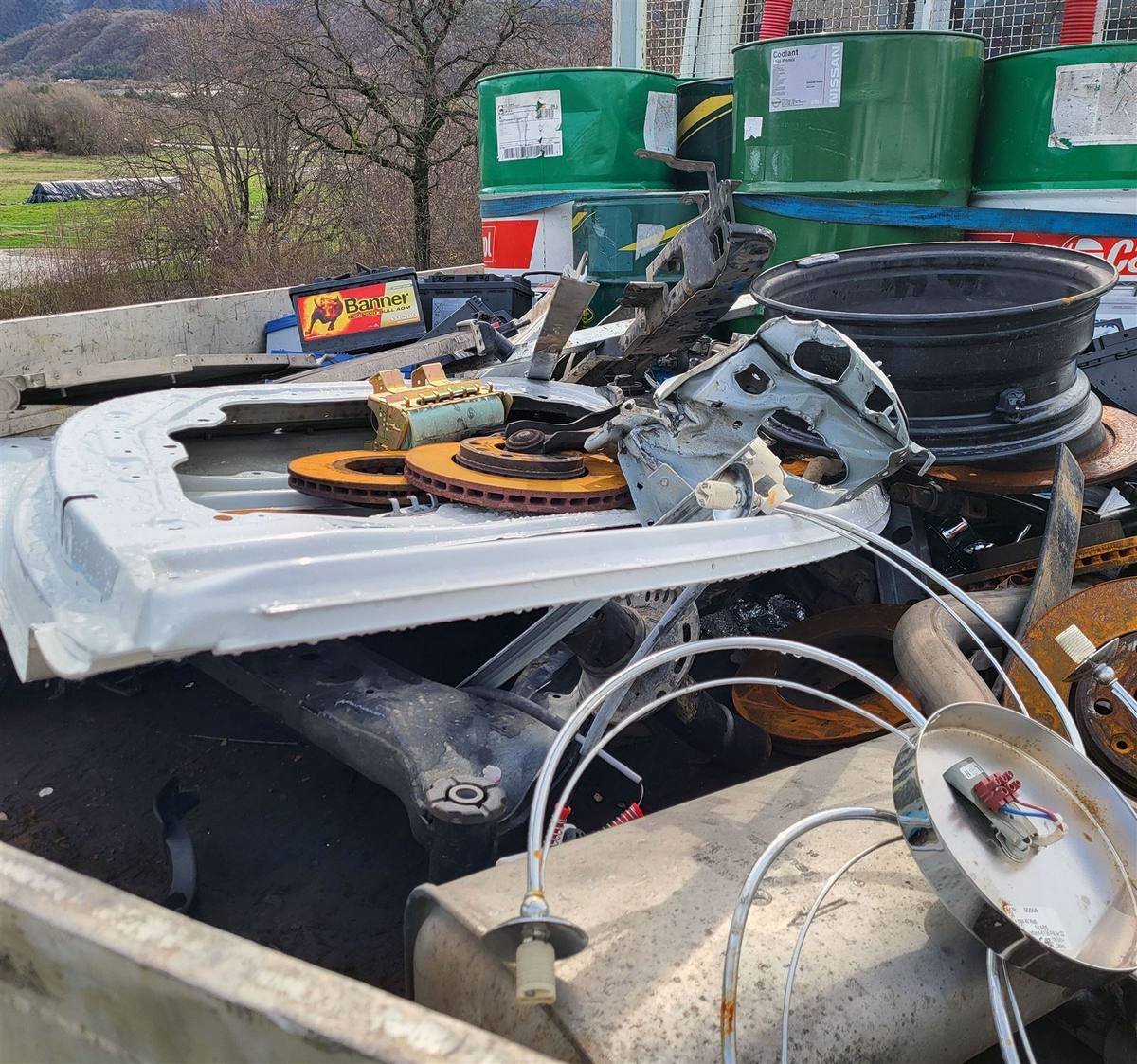 Camion BUCH Récupération chargé de métaux